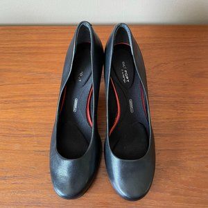 Rockport with Adiprene by Adidas Heels in size 7.5